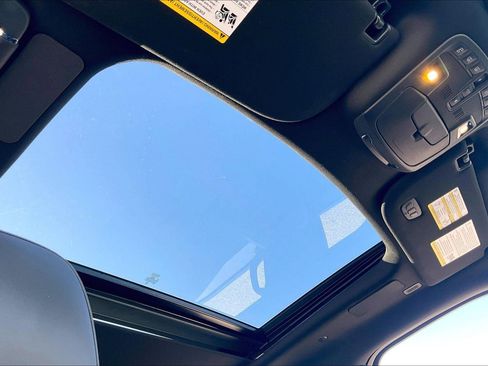 Used 2024 Lincoln Navigator Reserve w/ Equipment Group 201A image 16