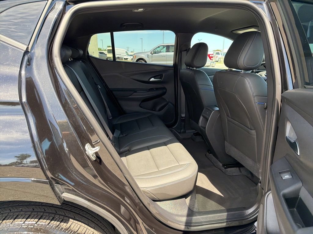 Used 2025 Buick Envista Sport Touring FWD image 17