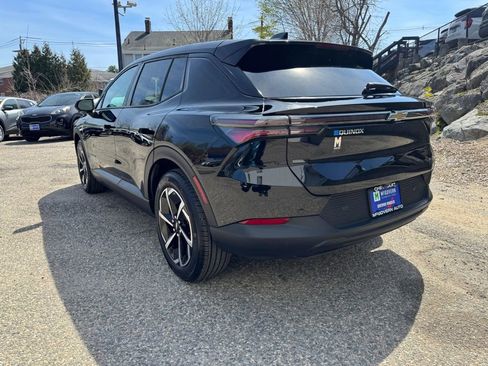 Used 2025 Chevrolet Equinox EV LT image 3
