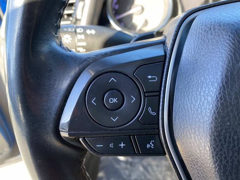 Used 2018 Toyota Camry SE w/ Moonroof Package image 17