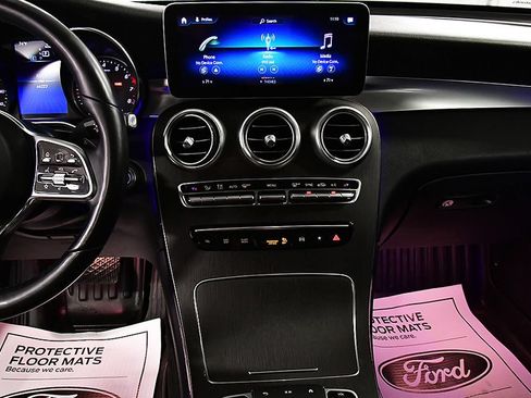 Used 2020 Mercedes-Benz GLC 300 4MATIC image 23
