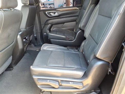 Used 2021 Chevrolet Suburban Premier image 10