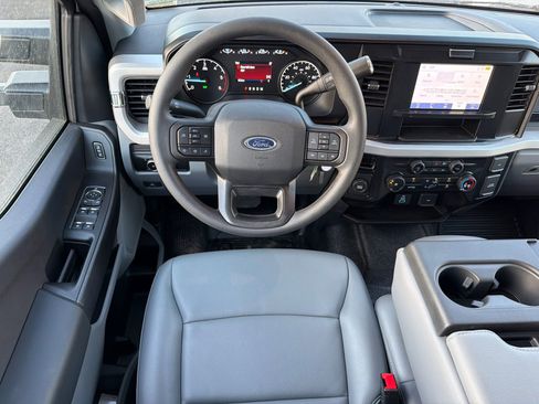 New 2025 Ford F450 XL w/ XL Chrome Package RWD image 18
