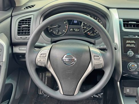 Used 2015 Nissan Altima 2.5 S w/ Special Edition Package FWD image 19