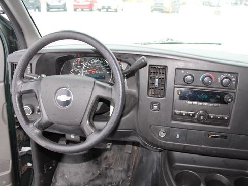 Used 2010 Chevrolet Express 1500 LS image 16