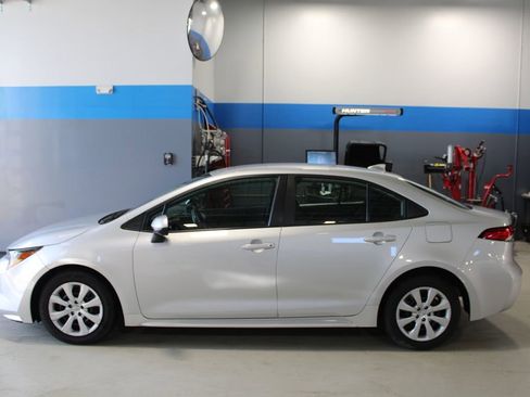 Used 2023 Toyota Corolla LE FWD image 16