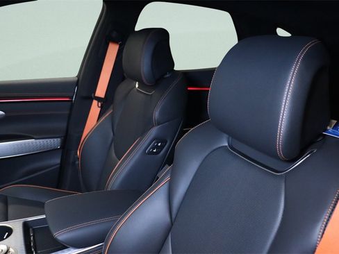 New 2026 Genesis GV70 2.5T Sport Prestige image 9