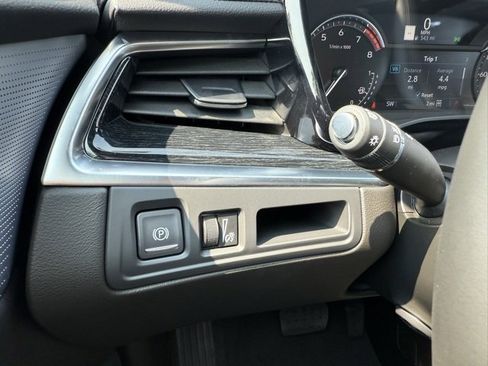 New 2025 Cadillac XT5 Premium Luxury w/ LPO, Floor Liner Package image 17