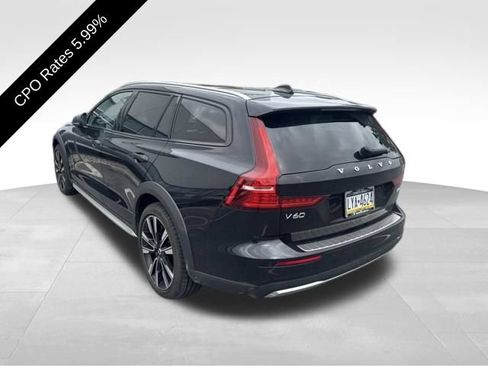 Used 2024 Volvo V60 B5 Cross Country Ultimate w/ Protection Package Premier AWD/4WD image 4