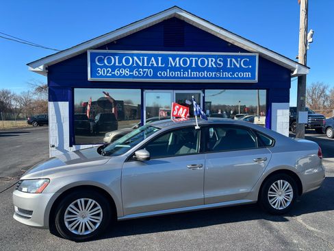 Used 2014 Volkswagen Passat 1.8T S image 1