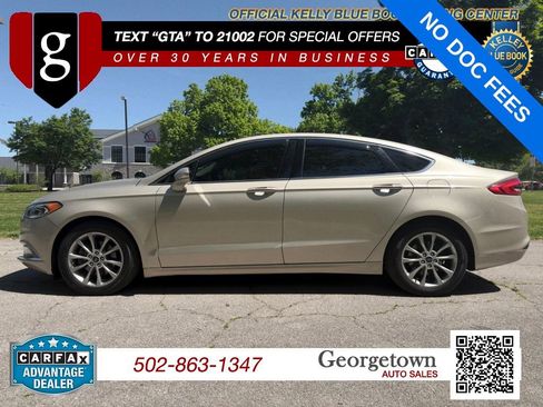 Used 2017 Ford Fusion SE w/ Fusion SE Technology Package FWD image 7