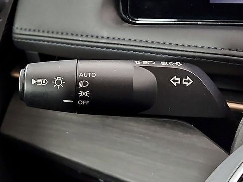 Used 2023 Nissan Ariya FWD image 25