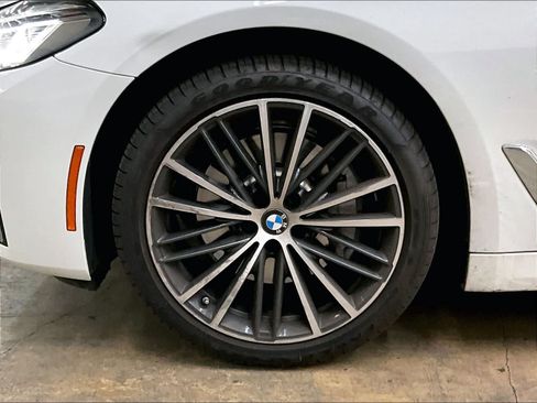 Used 2023 BMW 530i w/ Convenience Package RWD image 12
