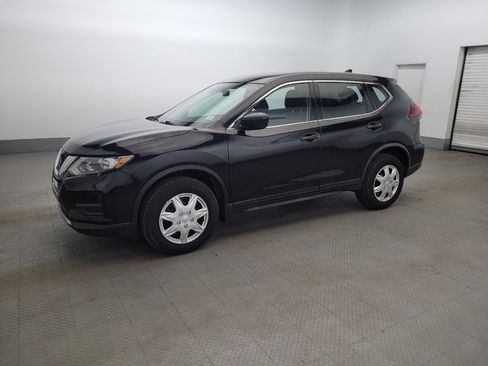 Used 2019 Nissan Rogue S AWD/4WD image 2