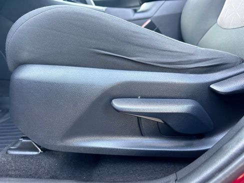 Used 2019 Toyota RAV4 XLE FWD image 38