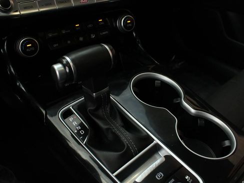 Used 2018 Kia Stinger Premium image 31