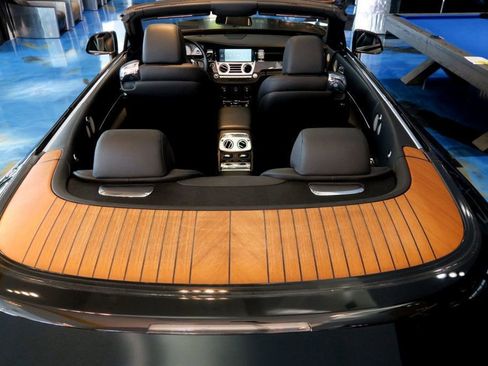 Used 2016 Rolls-Royce Dawn image 37