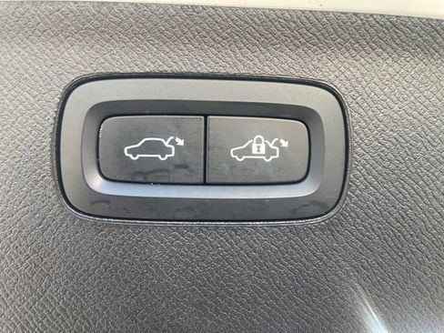 Certified 2023 Volvo XC90 B5 Core w/ Climate Package image 11