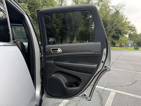 Used 2015 Jeep Grand Cherokee Limited AWD/4WD image 25