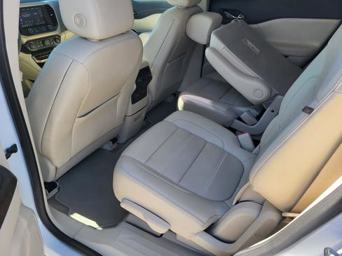 Used 2023 GMC Acadia Denali image 14