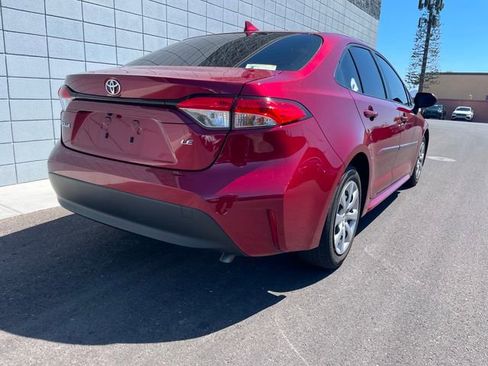 Used 2023 Toyota Corolla LE FWD image 3