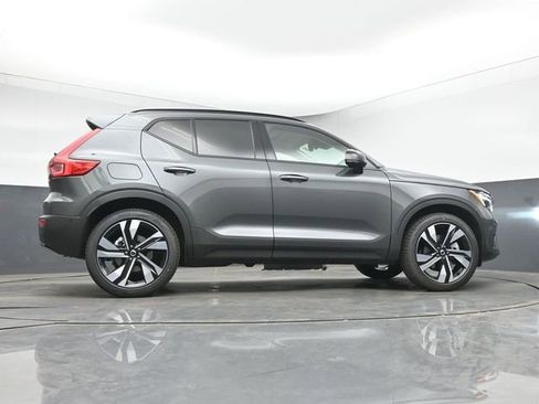 New 2026 Volvo XC40 B5 Plus w/ Climate Package AWD/4WD image 44