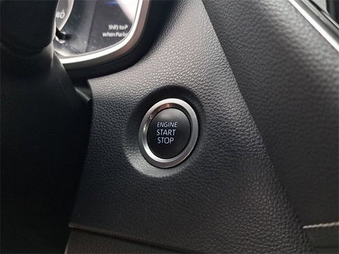 Used 2022 Toyota Corolla SE image 29