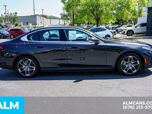 Used 2024 BMW i5 eDrive40i image 9