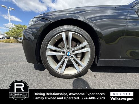Used 2017 BMW 340i xDrive Sedan AWD/4WD image 12