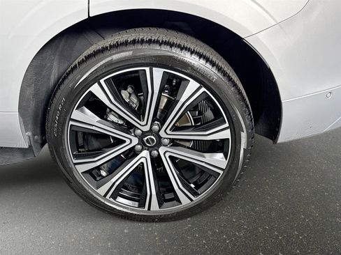 Used 2023 Volvo XC60 B5 Ultimate w/ Climate Package AWD/4WD image 34