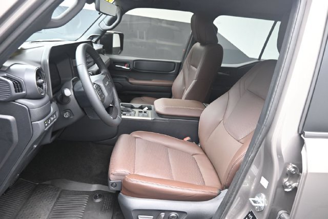 Used 2025 Toyota Land Cruiser w/ Premium Package AWD/4WD image 18