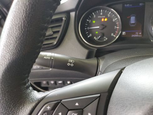 Used 2019 Nissan Rogue SV FWD image 25