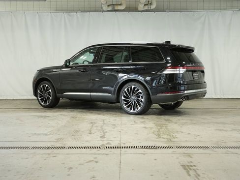 Used 2025 Lincoln Aviator Reserve w/ Equipment Group 201A image 3