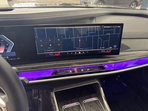 Used 2025 BMW 740i xDrive image 20