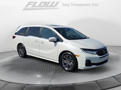 Used 2026 Honda Odyssey Touring image 1