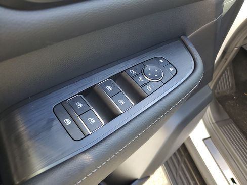 New 2026 Nissan Armada Platinum image 18