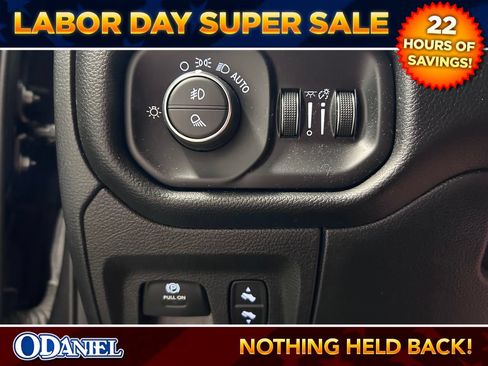 Used 2022 RAM 1500 Laramie w/ Sport Appearance Package AWD/4WD image 7