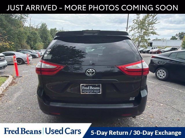 Used 2018 Toyota Sienna XLE w/ XLE Navigation Package AWD/4WD image 7