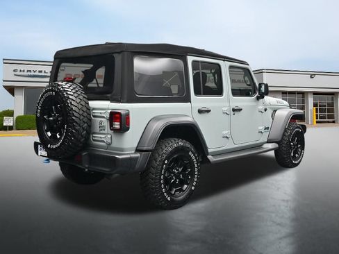 Used 2023 Jeep Wrangler Unlimited w/ Cold Weather Group AWD/4WD image 5