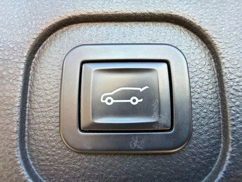 Used 2016 GMC Terrain SLT w/ Open Road Package FWD image 11