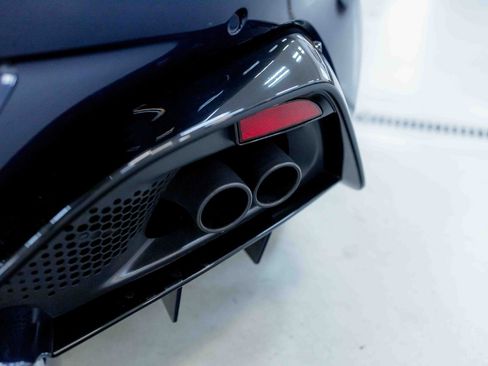 Used 2020 Aston Martin V8 Vantage Coupe image 21