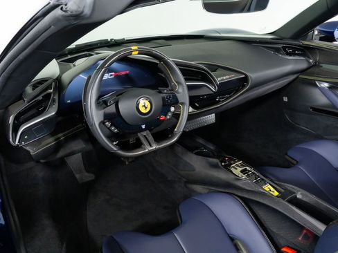 Used 2022 Ferrari SF90 Spider image 4