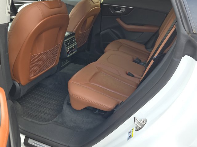 Used 2022 Audi Q8 Prestige w/ Prestige Package AWD/4WD image 11