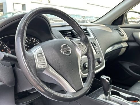 Used 2017 Nissan Altima 3.5 SL FWD image 32