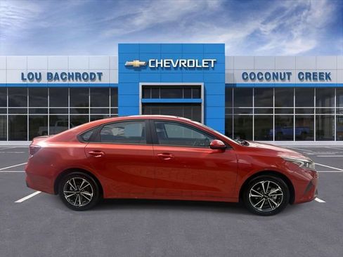 Used 2024 Kia Forte LXS FWD image 9