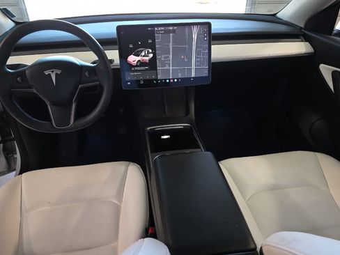 Used 2021 Tesla Model Y 2WD image 4