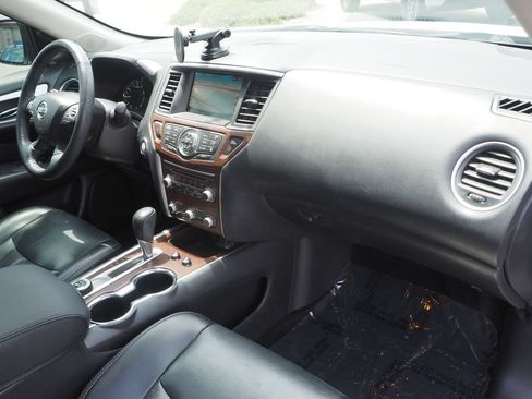 Used 2019 Nissan Pathfinder Platinum AWD/4WD image 25