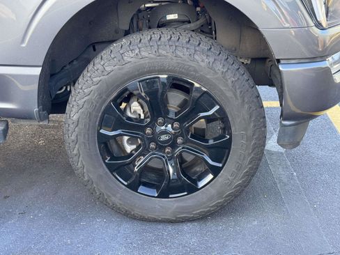 Used 2022 Ford F150 XLT w/ XLT Black Appearance Package image 7