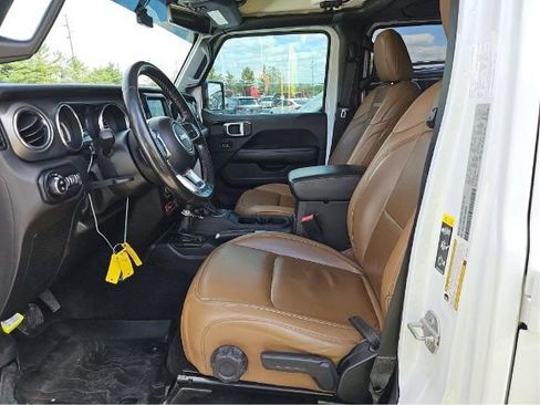 Used 2021 Jeep Gladiator Rubicon w/ Uconnect 4C Nav & Sound Group AWD/4WD image 5