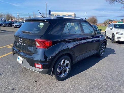New 2025 Hyundai Venue SEL image 4